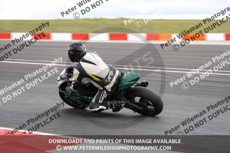 cadwell no limits trackday;cadwell park;cadwell park photographs;cadwell trackday photographs;enduro digital images;event digital images;eventdigitalimages;navarra;no limits trackdays;peter wileman photography;racing digital images;trackday digital images;trackday photos